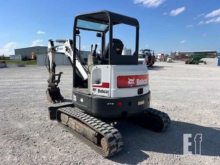 2010-bobcat-e35-image-4
