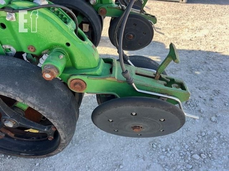 2009-john-deere-1770nt-image-55
