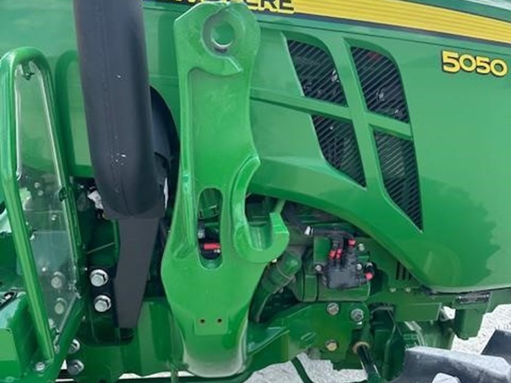 2023-john-deere-5050e-image-15