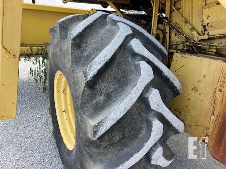 new-holland-tr85-image-48