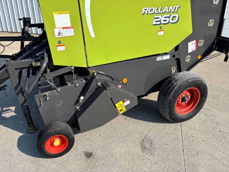 claas-rollant-260-image-46