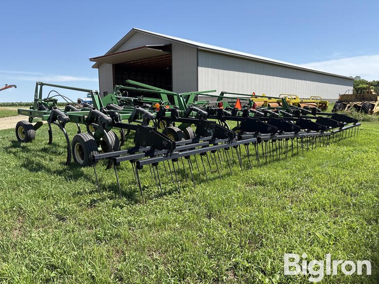 2010-john-deere-2410-image-7