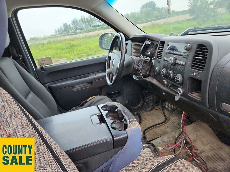 2012-chevrolet-silverado-2500hd-lt-image-15