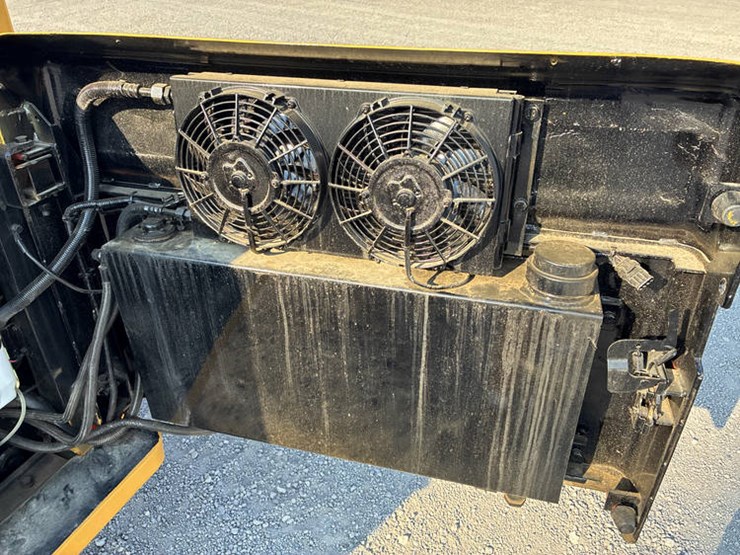 2019-caterpillar-246d-image-39