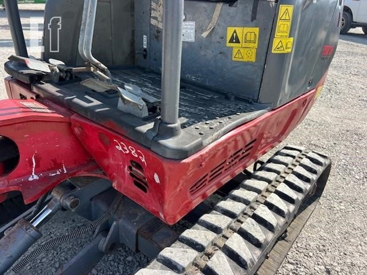 takeuchi-tb216-image-17