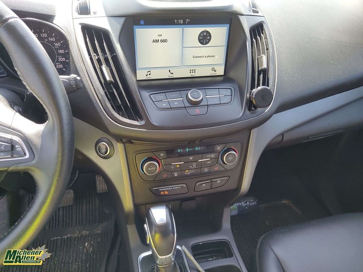 2019-ford-escape-sel-image-12