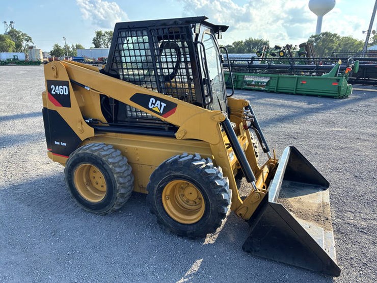2019-caterpillar-246d-image-8