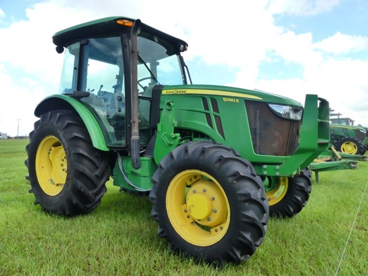 2019-john-deere-5090e-image-2