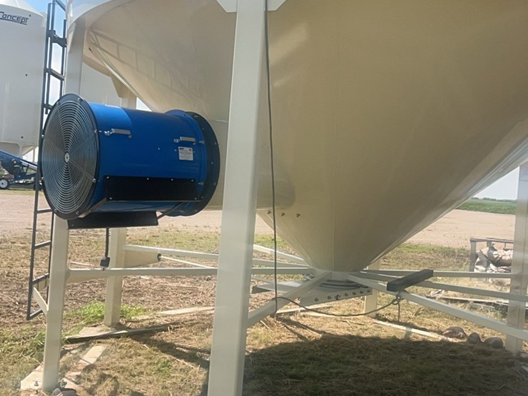 concept-5,000-bushel-hopper-bin,-fully-equipped-with-agi-grainguard-bin-fan-with-7.5-hp-three-phase-electric-motor-image-66