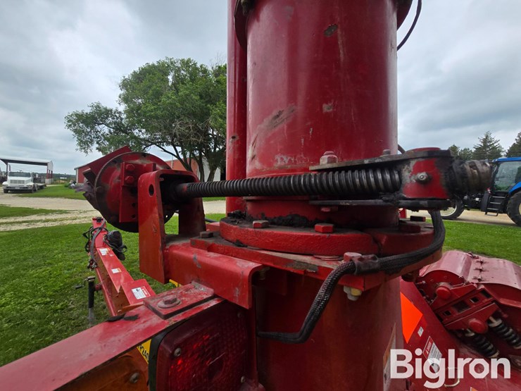 2014-new-holland-fp240-image-16