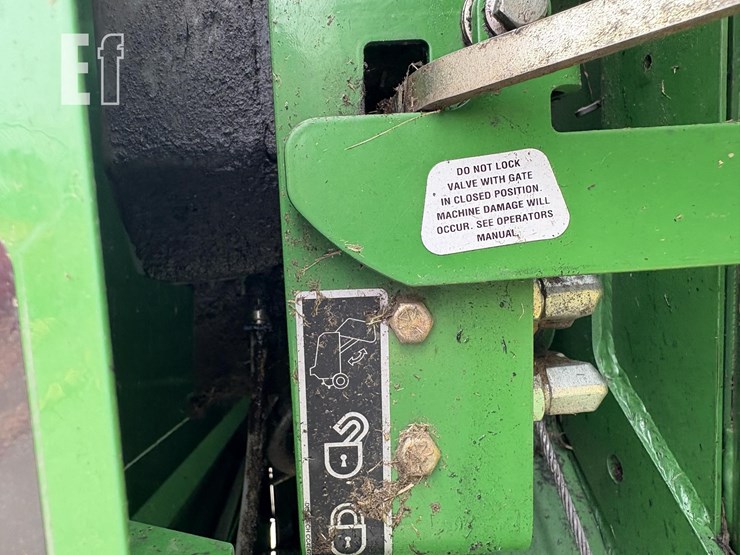 john-deere-854-image-9