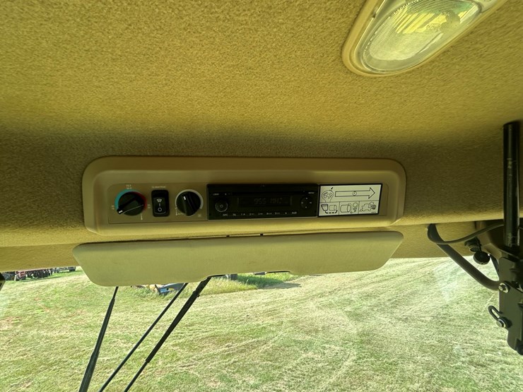 2016-john-deere-cs690-image-25