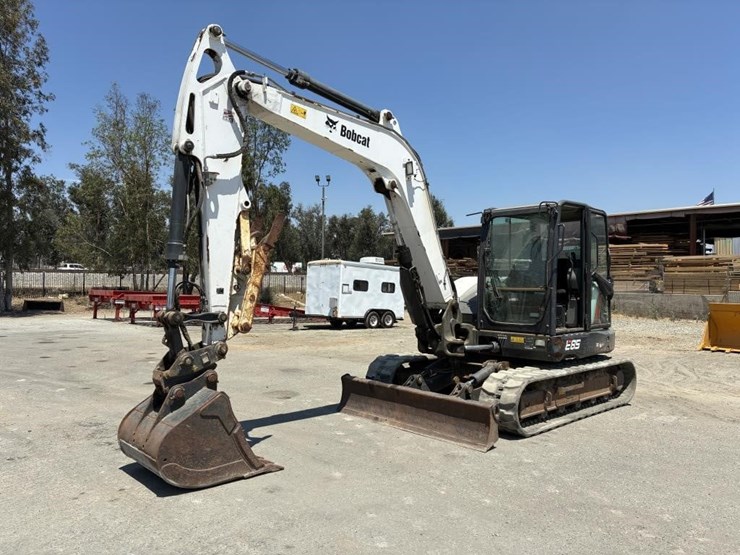2019-bobcat-e85-image-1