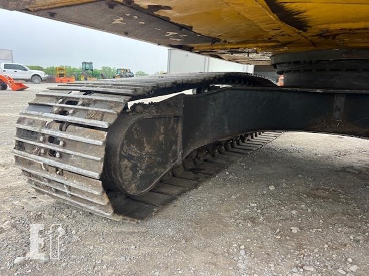komatsu-pc210-lc-image-23