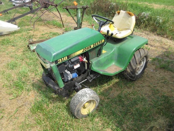 john-deere-318-image-1