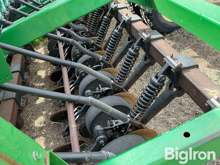 john-deere-1560-image-15
