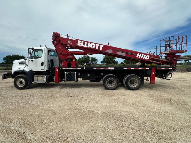 2014-freightliner-108sd-image-8
