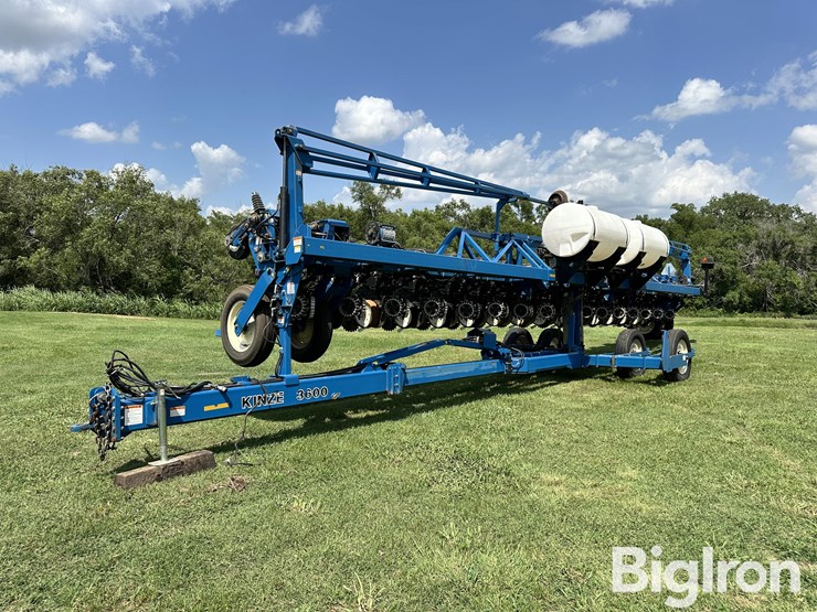 kinze-3600-image-1