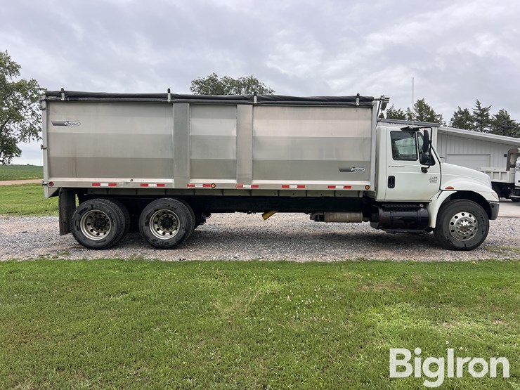 2004-international-durastar-4400-image-4