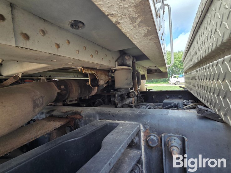 2012-peterbilt-386-image-10