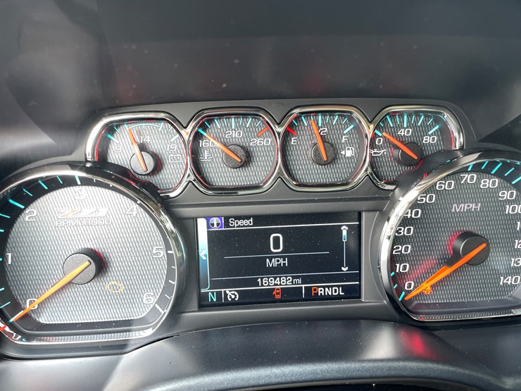 2018-chevrolet-silverado-1500-z71-image-47