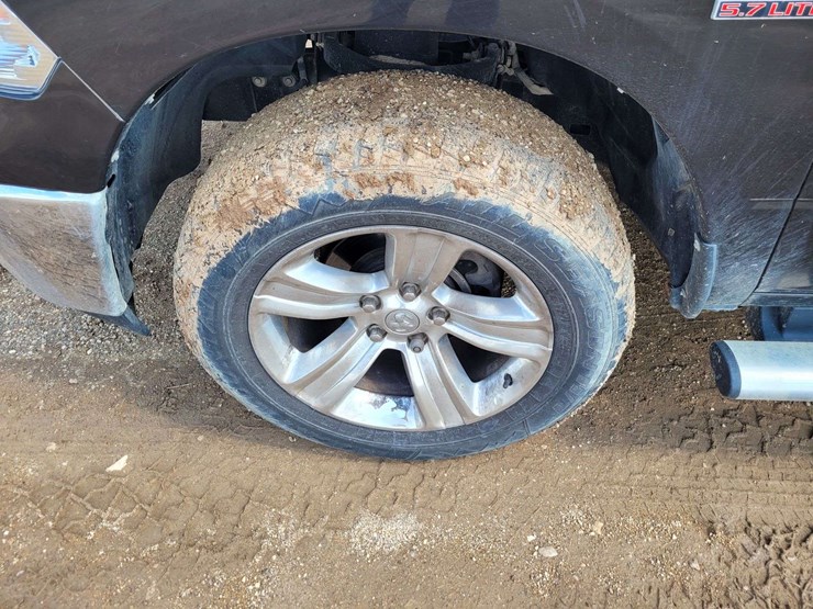 2014-ram-1500-slt-image-16