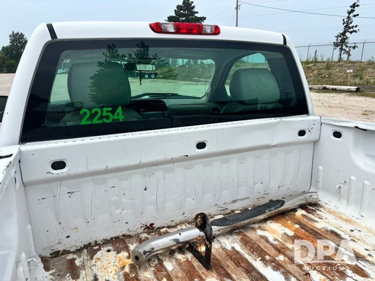 2013-chevrolet-3500hd-image-29