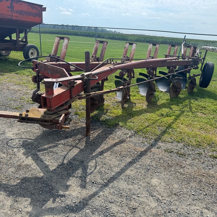 INTERNATIONAL 710