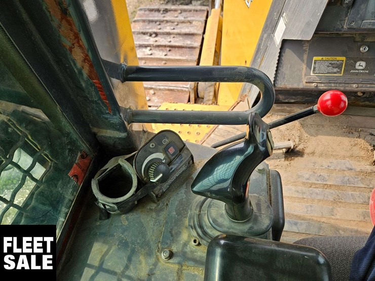2013-deere-850j-image-34