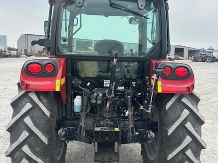 2021-case-ih-farmall-75a-image-4