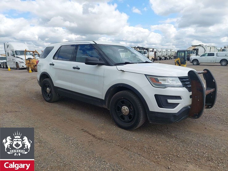 2018-ford-explorer-image-2