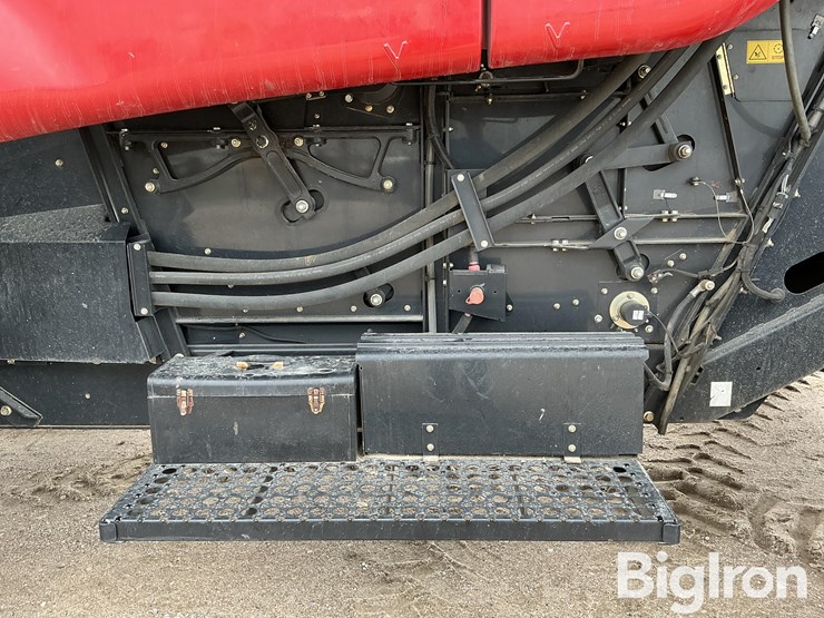 2011-case-ih-6088-image-18