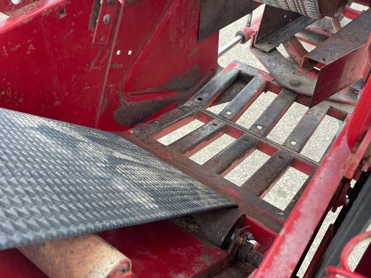 new-holland-311-image-22