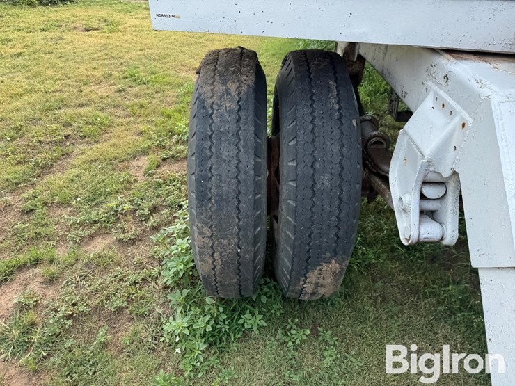 1977-colt-s/a-pup-grain-trailer-w/dolly-image-13