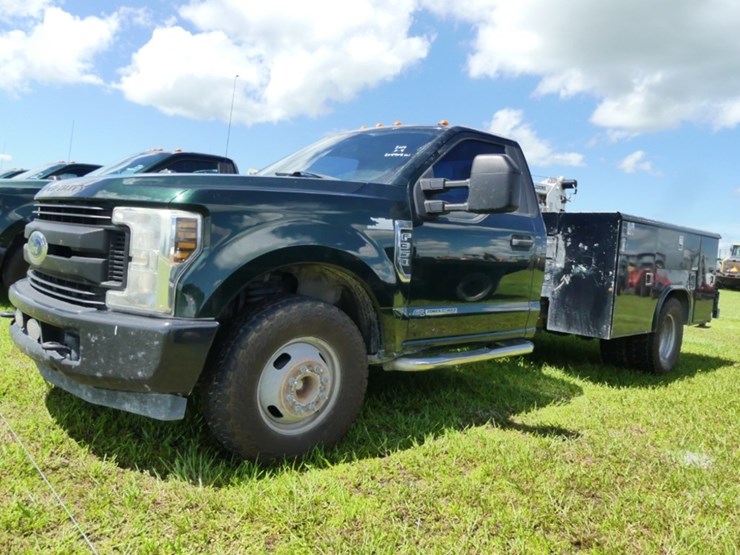 2019-ford-f350-xl-image-2