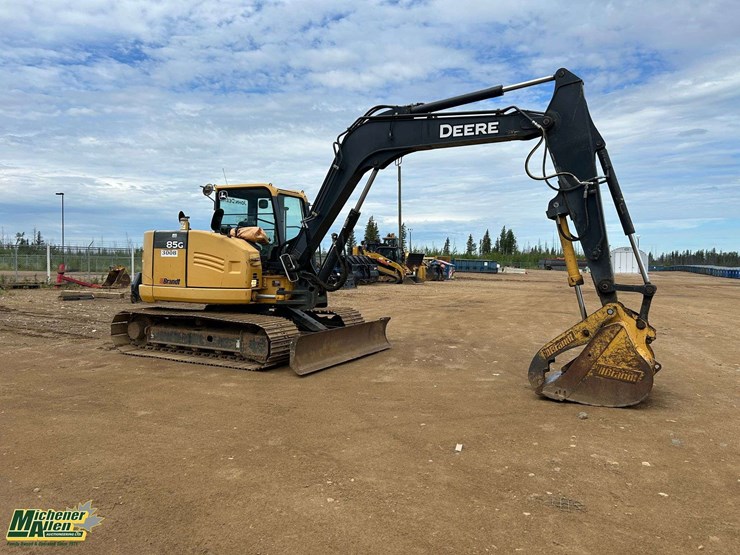 2014-deere-85g-image-3