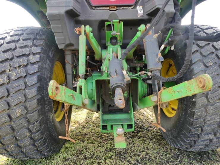 john-deere-4044m-image-5