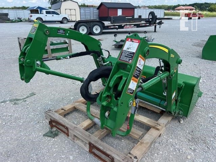 2021-john-deere-120-image-4