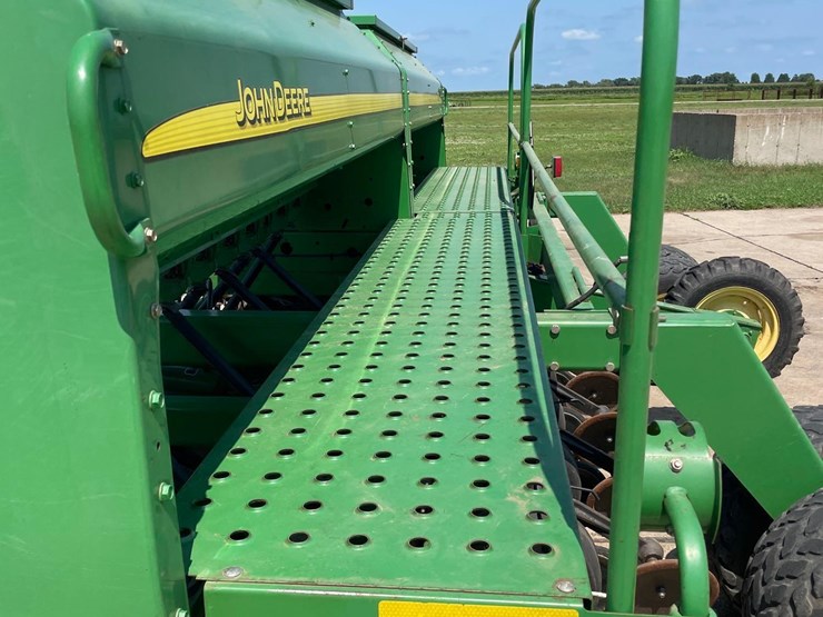 john-deere-1590-image-28