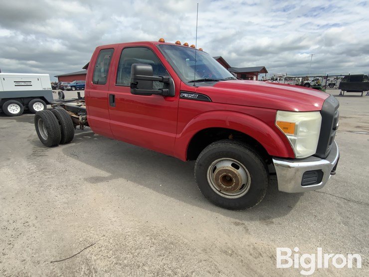 2015-ford-f350-xl-image-3
