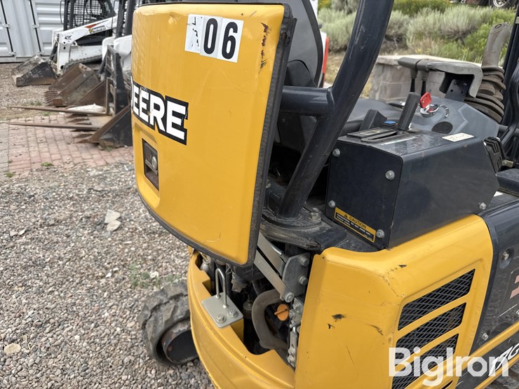 2020-deere-17g-image-19
