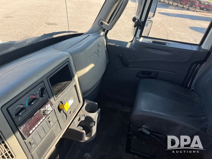 2012-international-durastar-4400-image-50