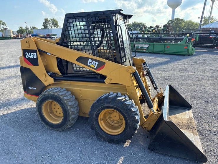 2019-caterpillar-246d-image-10
