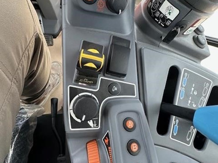 2023-kubota-m7-154-deluxe-image-32
