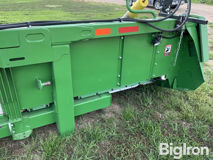 2017-john-deere-608c-image-18