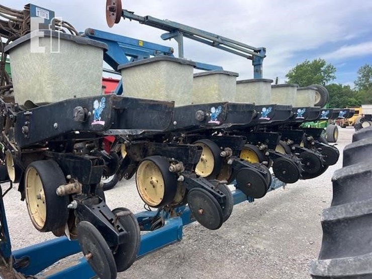 kinze-2600-image-25