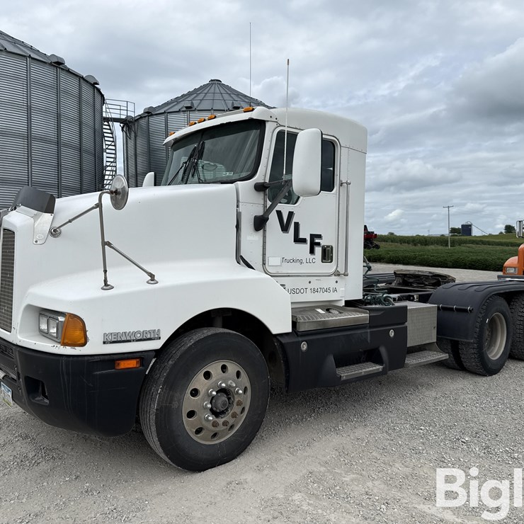 2002 KENWORTH T600