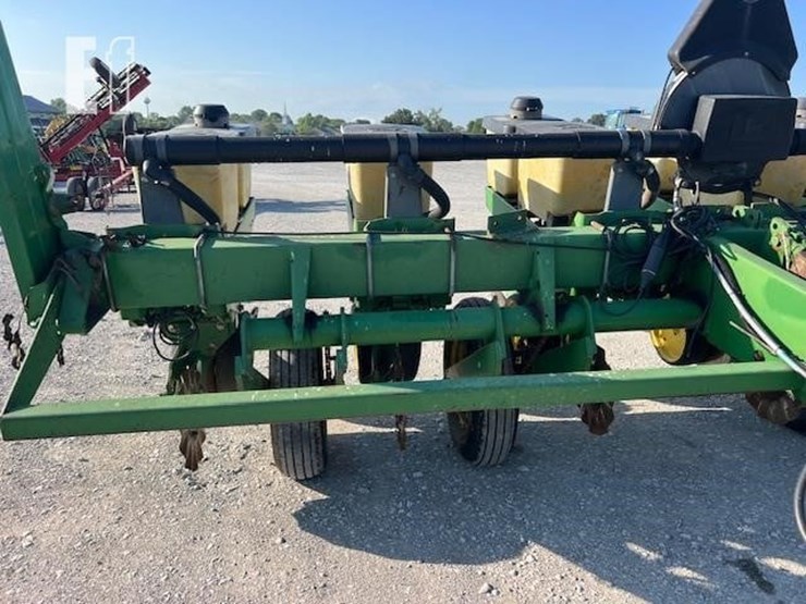 john-deere-7000-image-10