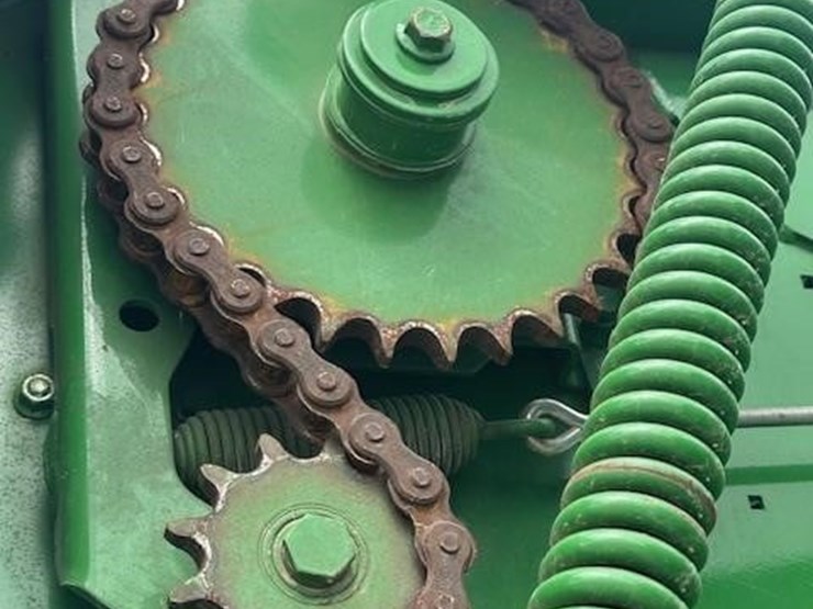 2019-john-deere-560m-image-15