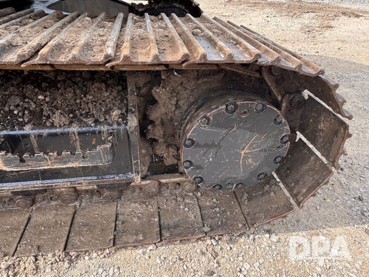 2012-deere-135d-image-36
